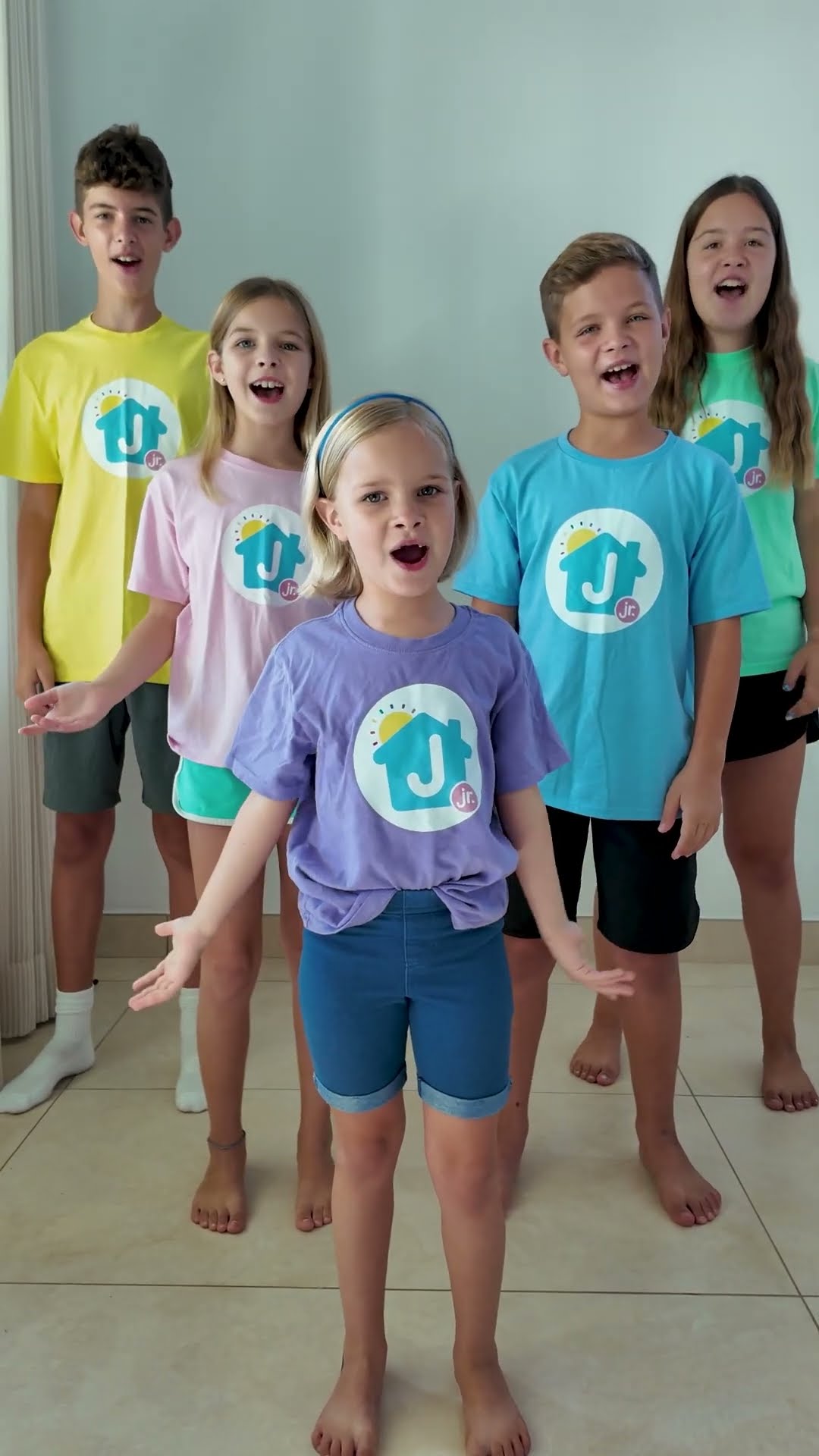 #wheelsonthebus #kidssong