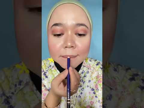Video: 4 Cara Memilih Lip Liner