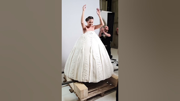 This wedding dress is made from cake 🍰