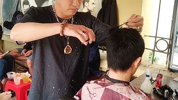 Kỹ thuật cắt kéo của thợ tóc vỉa hè, kiểu tóc bám đuổi ngắn tự nhiên