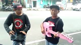Kependem tresno pengamen jalanan kota Blitar