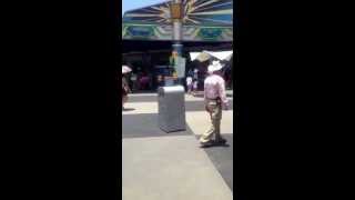 20130703香港迪士尼 明日世界的垃圾桶機器人