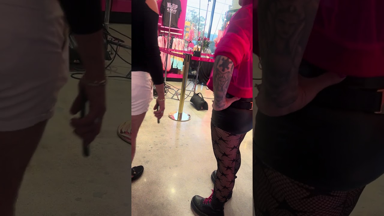 JEFFREE STAR ATTACKS Fans at Meet and Greet! LA Opening of Makeup and Meat 