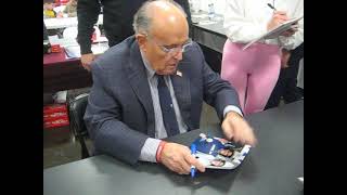 Rudy Guiliani signs autographs for The SI KING 2-4-24