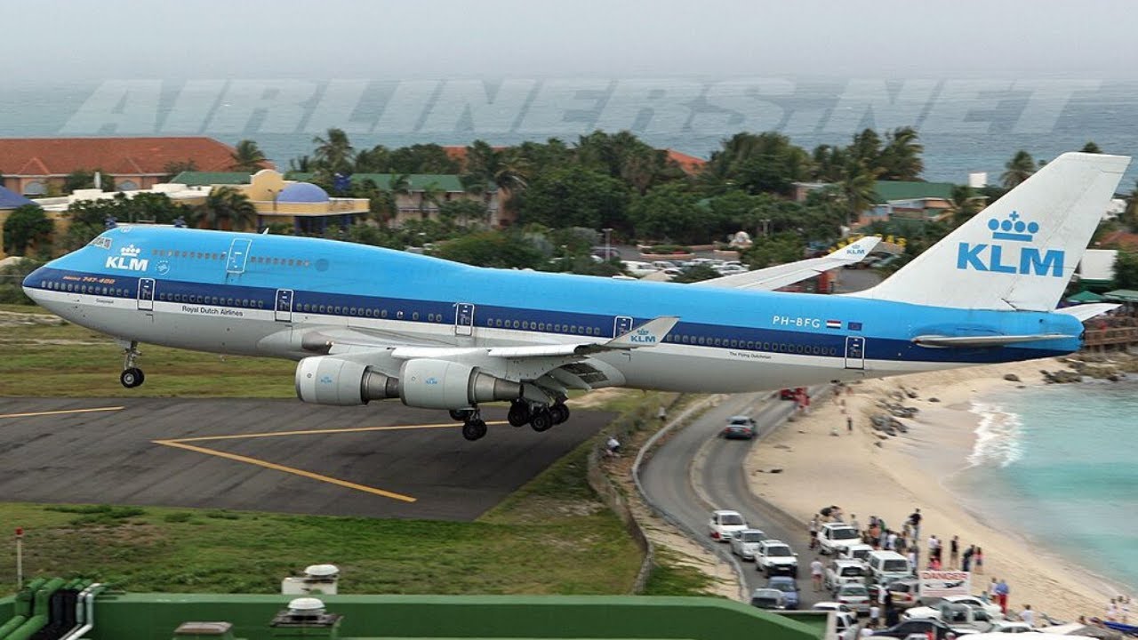 Можно самолеты видео. Сен-Мартен аэропорт принцесса Джулиана. Боинг 747 KLM. Аэропорт принцессы Юлианы ICAO.