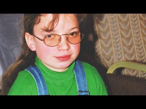 Video: Dívka Se Vzácným Onemocněním Byla Trollována Kvůli Svému Vzhledu