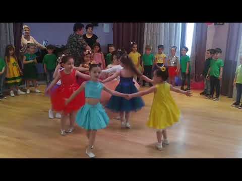 მე 80 ბაღის ზეიმი ჯგუფის ხელმძღვანელი დარეჯან მარტიაშვილი