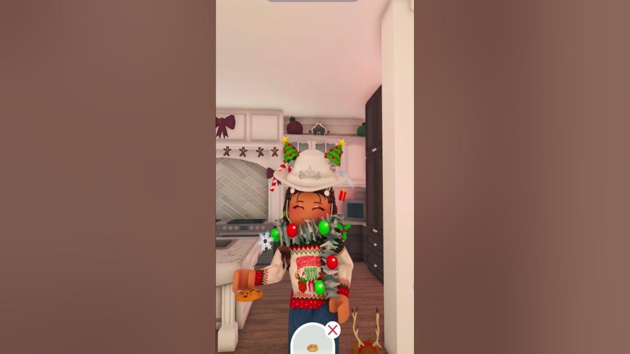 Bloxburg ELF HUNT Day 4! YouTube