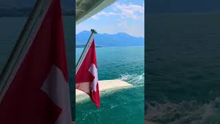 Luzern, Schweiz: Kurzreise mit See, Kapellbruecke und Bergblick