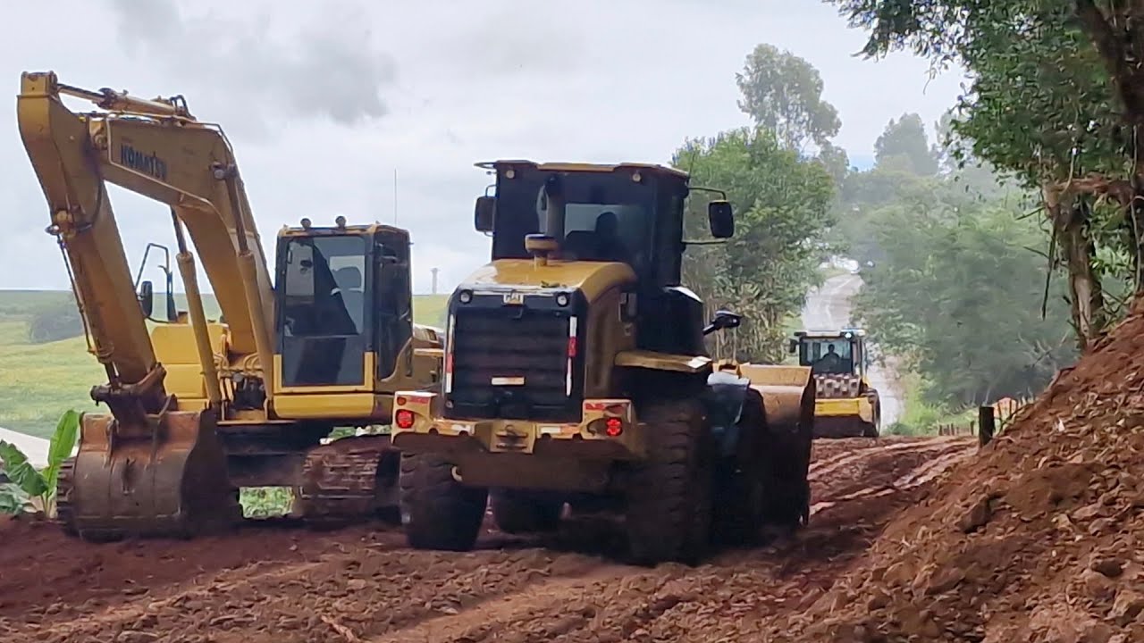 TERRAPLANAGEM PARA ASFALTO, PA CAT ,ESCAVADEIRA, CAMINHÕES. 