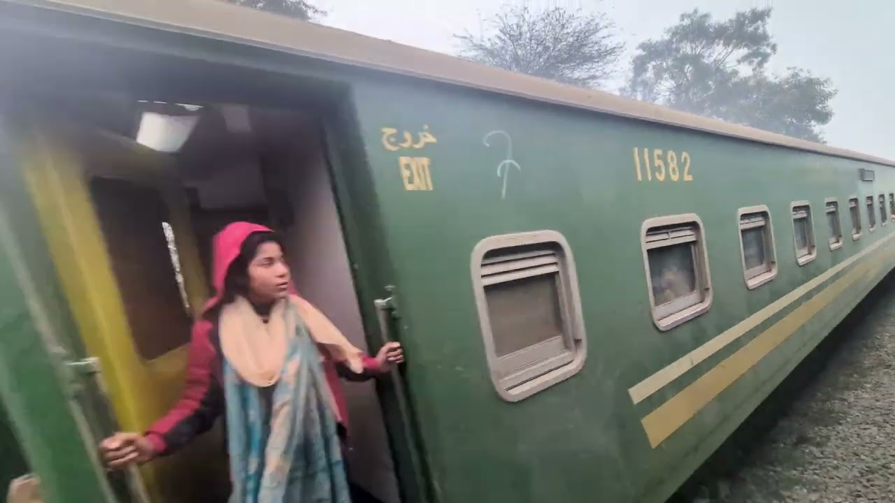 Shalimar Express action in fog 