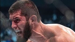 Ислам Махачев победил Чарльза Оливейру и стал чемпионом UFC.