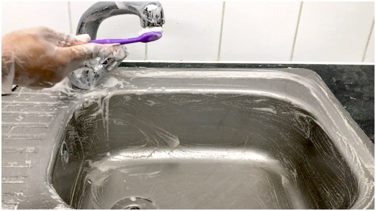 vinegar to clean kitchen sink