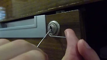 Como abrir um Guarda-roupa trancado?