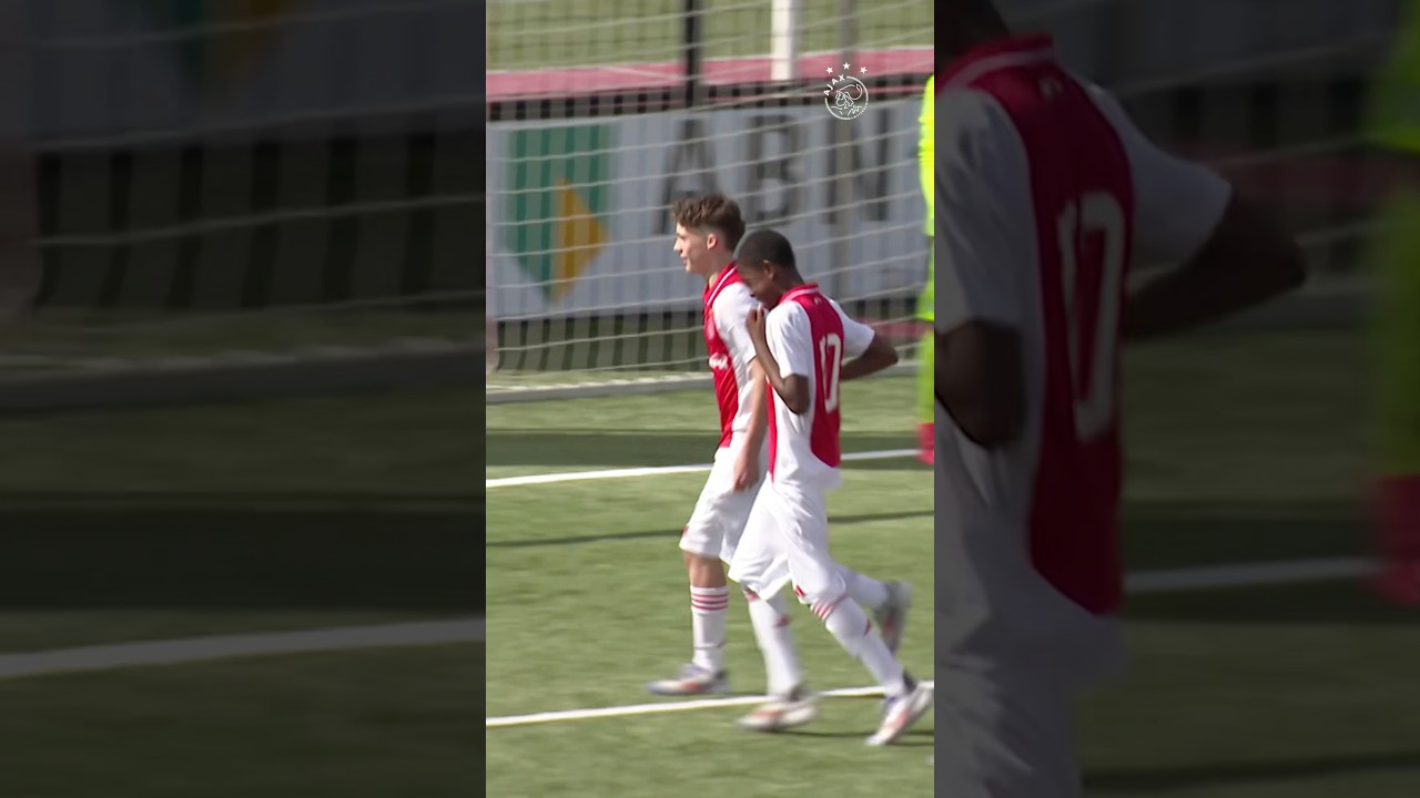Ajax academy celebrating like Lamine Yamal 🩳
