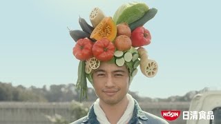 斎藤工、カップヌードルCMで“野菜頭”に！「カップヌードルライトプラス」新CM