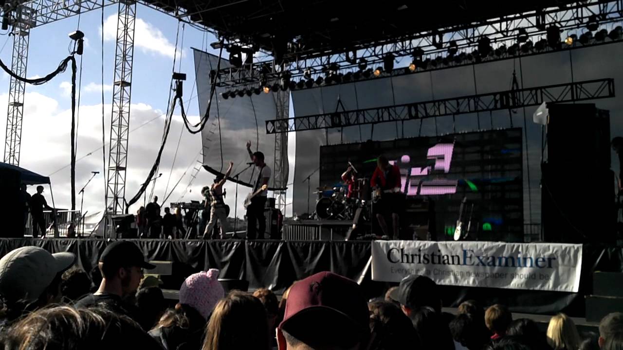 girls like you Spirit West Coast Del Mar 2012: Family Force 5 Sound Check