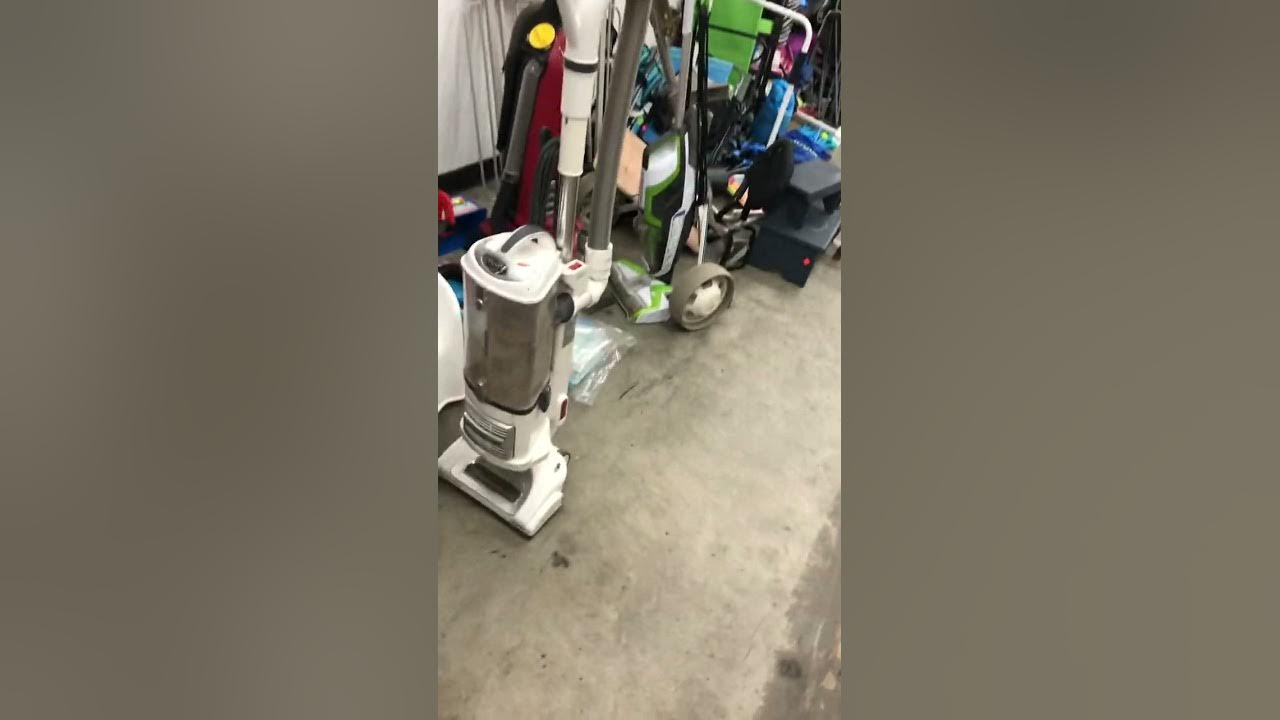 Vacuums at a thrift store 2/1/23 YouTube