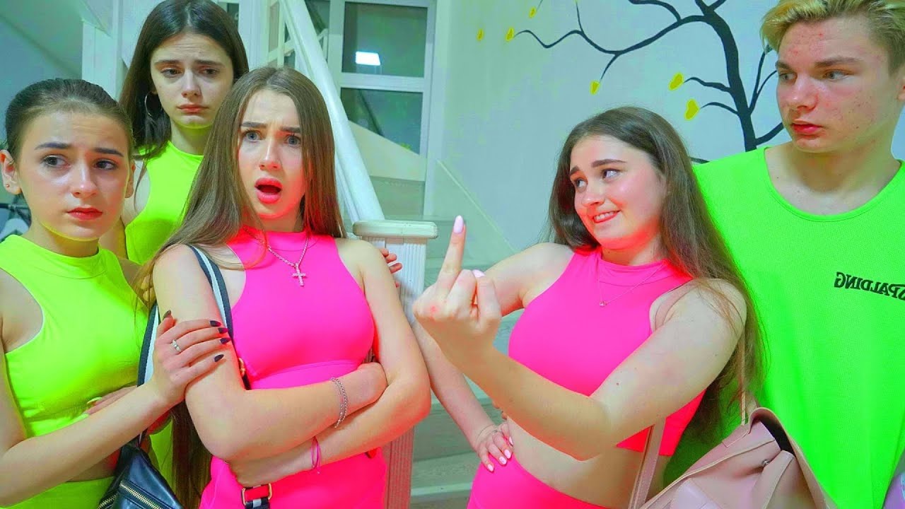 ИЗДАЈА ДИЈАНИНЕ НАЈБОЉЕ ПРИЈАТЕЉЕ! 😭 Украо моју школску љубав | Дајана је у шоку! | Dijana Схов