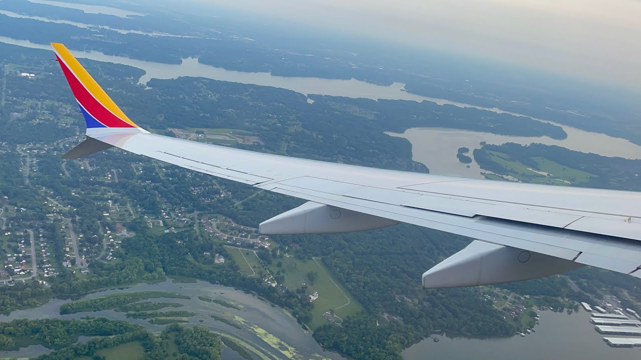 Southwest Airlines 737 MAX 8 Landing in Nashville (BNA)