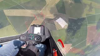 VIDEO. Embarquez dans un planeur des championnats de France de voltige, à Issoudun.