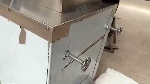 Cocoa beans winnowing machine