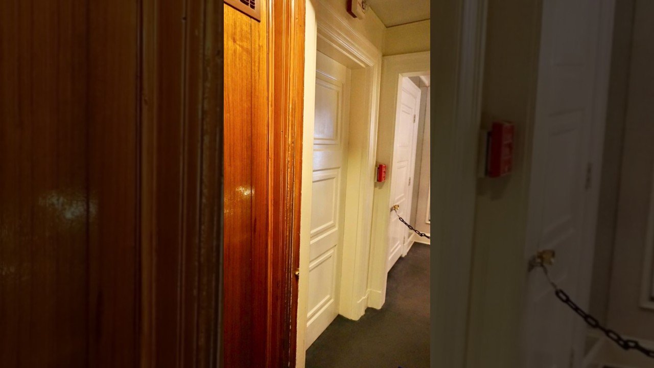 Hidden room at Graceland: The Bird Room