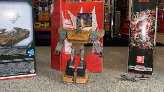 Transformers Netflix war for cybertron kingdom Decepticon sparkless bot Un boxing review generations