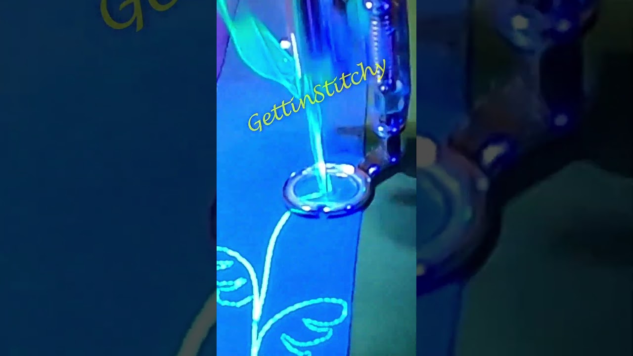 Broad Leaf Vine Design - Stitchy 