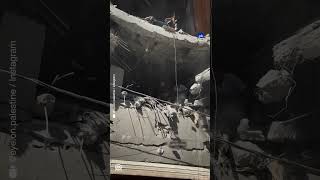 أطفال عالقون تحت ركام منزل قصفته إسرائيل في رفح
