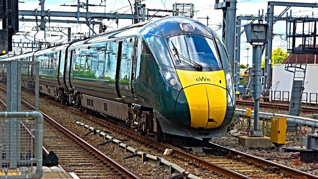 Trains at Reading Station - 16/06/24