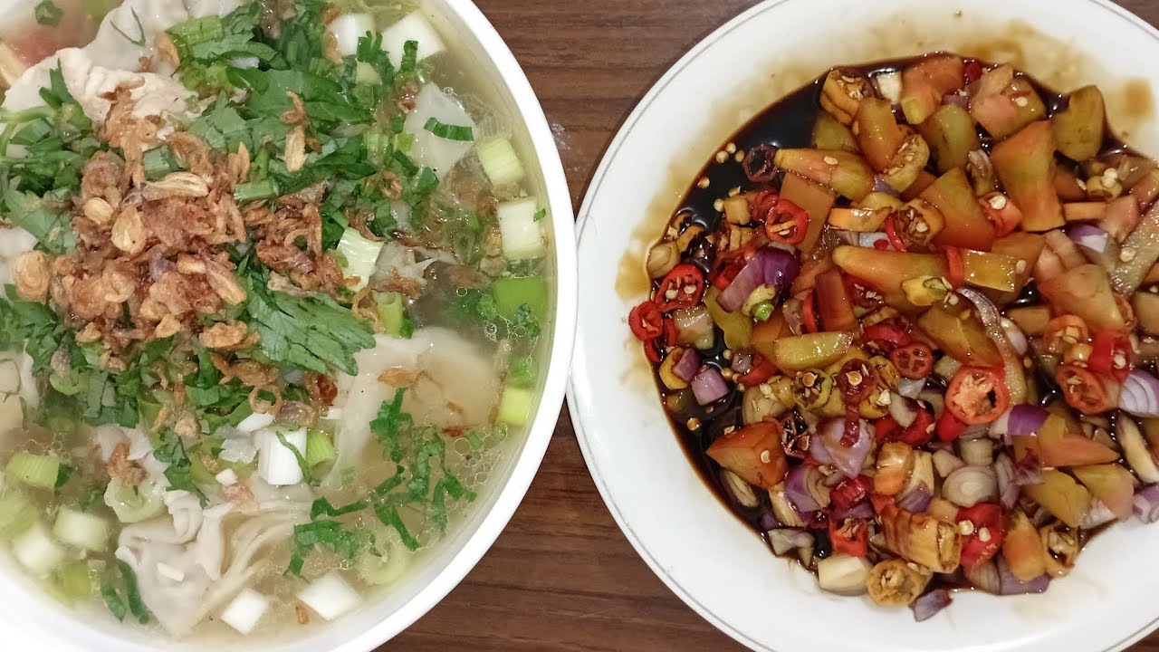Coba Ya!! Super Gurih Seger Pedes Sop Ayam Pangsit Basah + Sambel Kecap Tomat Cabe Bawang
