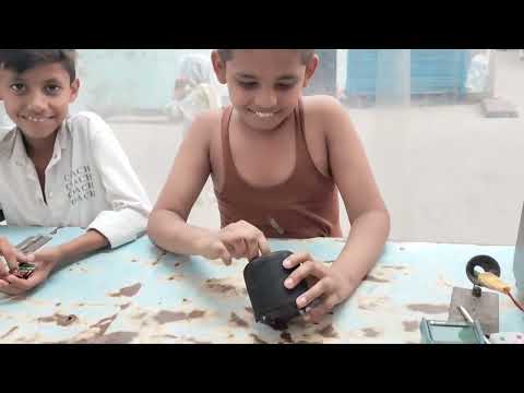 Bluetooth speaker एक बच्चे ने मेरे shop से खरीदा