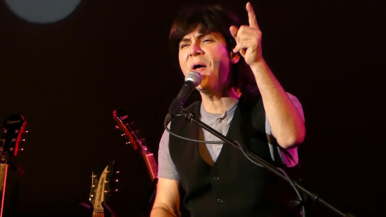 Watch The Fab Four - Hey Jude on YouTube Watch The Fab Four - Hey Jude on YouTube