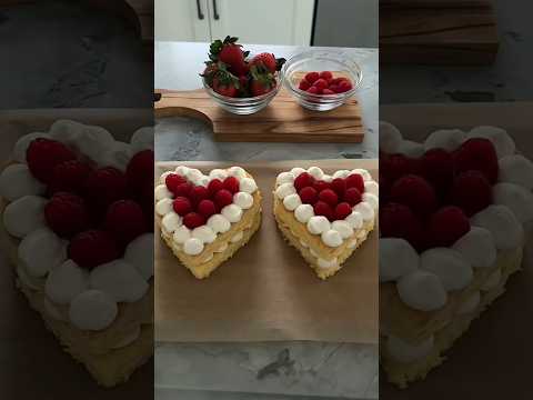 تزيين كيكة على شكل قلب كيك تيوب 