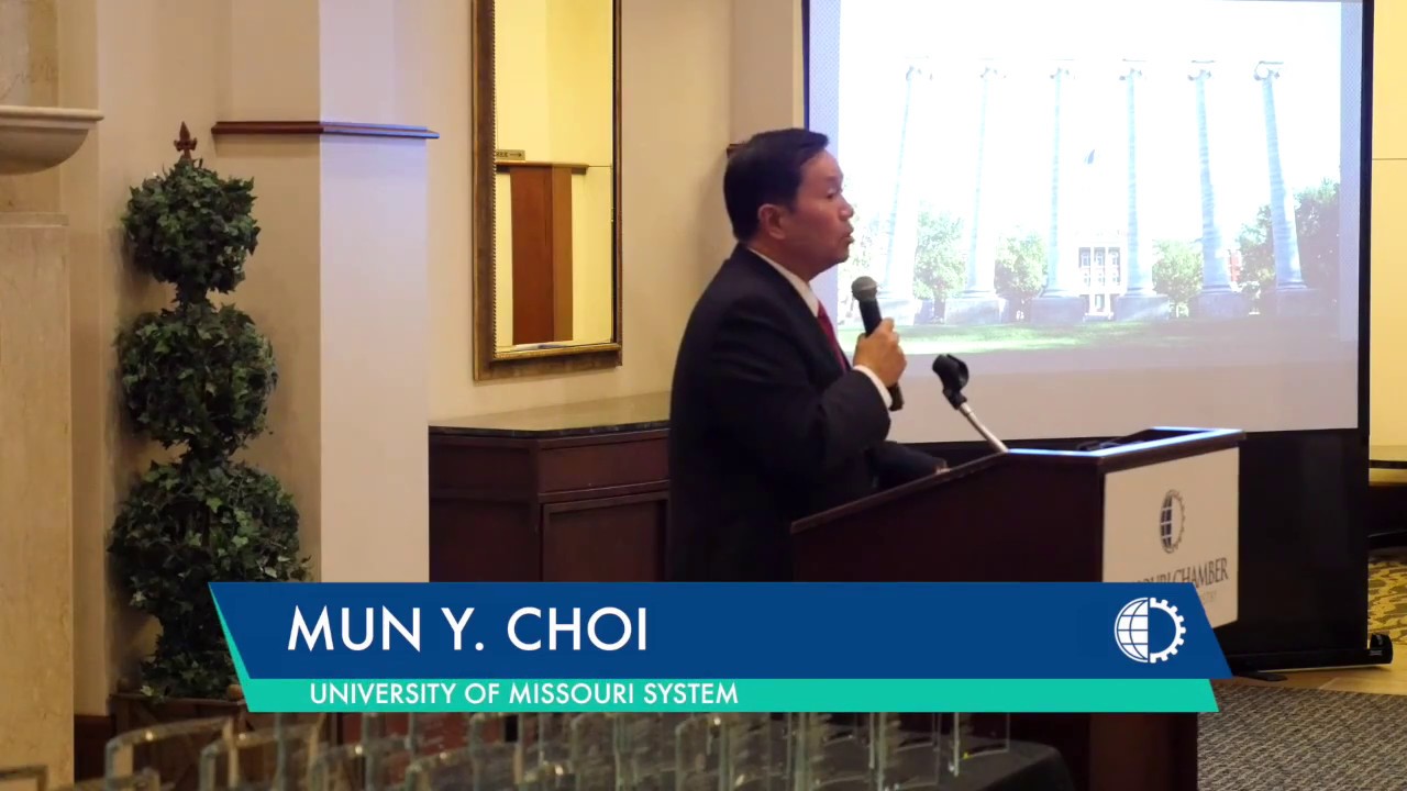 UM System President keynotes 2017 Leadership Missouri graduation