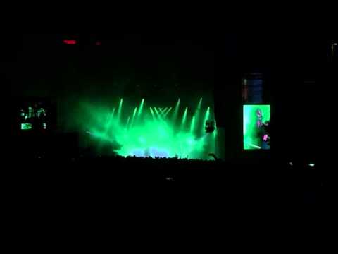 Foo Fighters - In The Flesh (Pink Floyd cover)