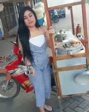 Bakol pentol cewek,,,, wayahe malam jum'at mas...