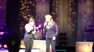 Kelly Clarkson w/ Reba McEntire - Because of You