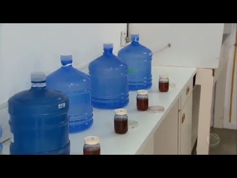 Vídeo: Quantos galões são 5 litros de água?