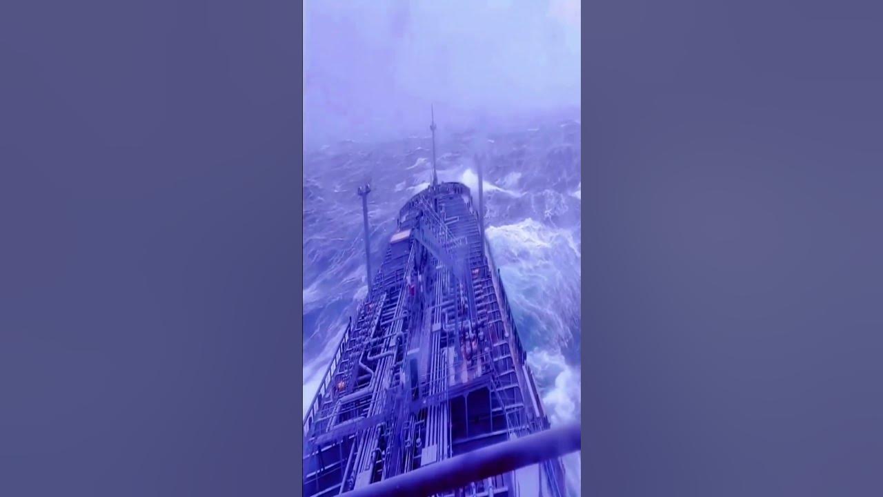 How life is like at the North Sea #northsea #ship #waves