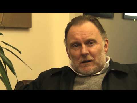 Video: Was robert glenister in nuwe truuks?