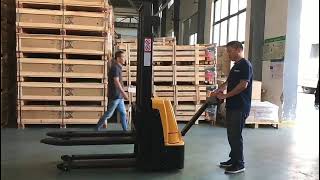 Apilador electrico de 1 5 toneladas electric pallet stacker by SNSC Forklift Machinery 24 views 1 month ago 1 minute, 16 seconds