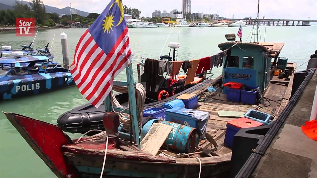 Marine police bust smuggling of liquor