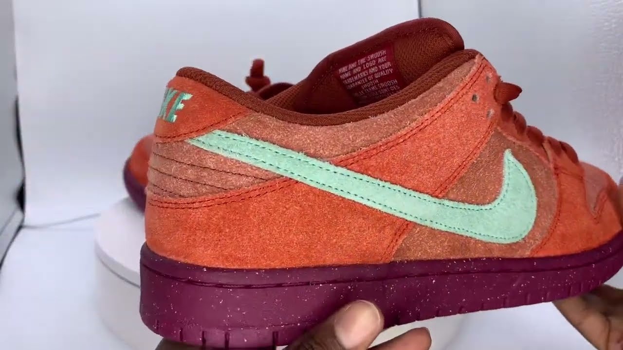 スケートボード Nike SB Dunk Low Mystic Red and Rosewood Nike SB Dunk Low 'Mystic Red and Rosewood' (DV5429-601