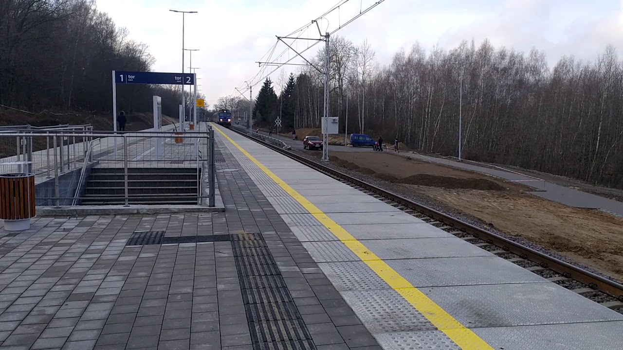 Lublin Zachodni 🤗 Przejazd pociągu osobowego - YouTube