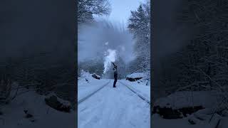 Guy Demonstrates How Hot Water Freezes Instantly at -25 Degrees