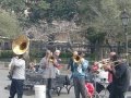 迫力の演奏。ラッパ隊のみのジャズバンド。セントルイス大聖堂前にて。