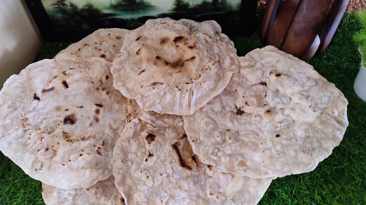 Jolada Rotti recipe||Chowar Roti||How to prepare flour Cholada Rotti ...