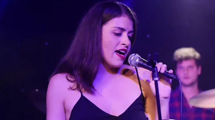 Kelly Vargas - Stand Still (Sabrina Claudio cover)